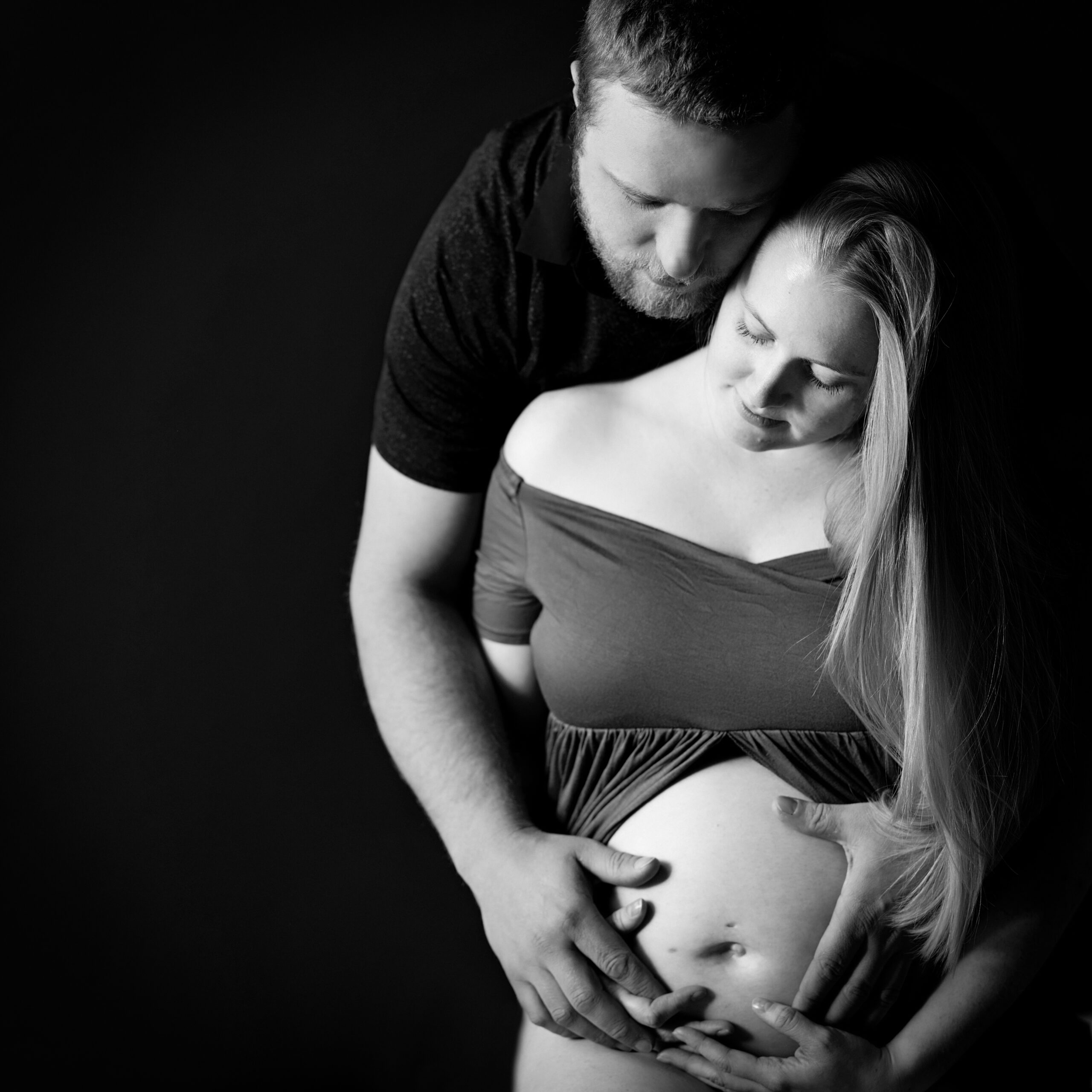 Expecting_Love_Maternity_Portrait Expecting_Love_Maternity_Portrait