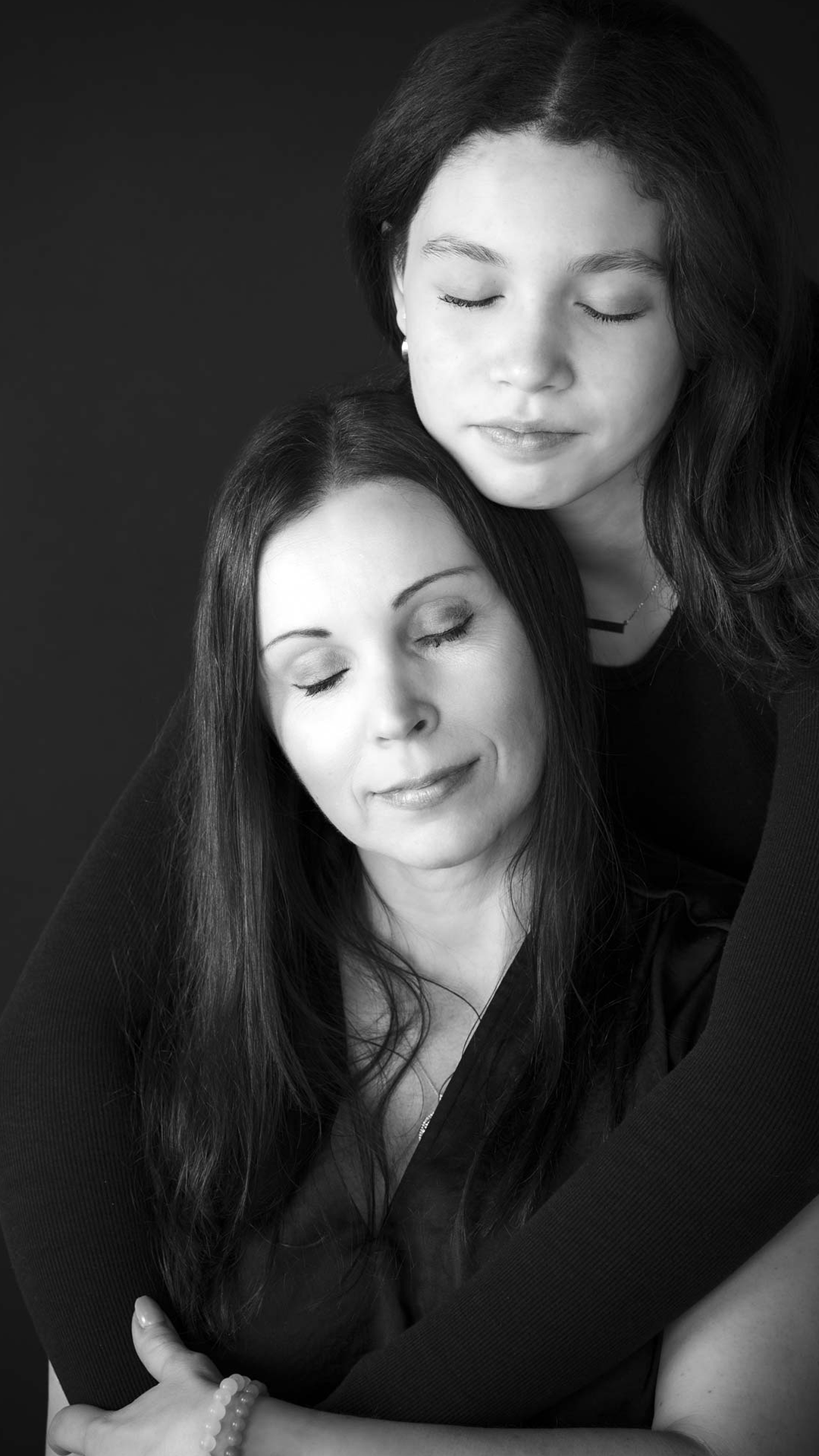 mom_and_daughter-portrait mom_and_daughter-portrait